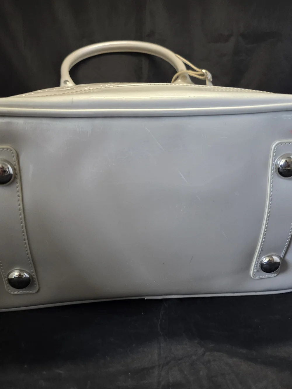 HELLO KITTY LOUNGEFLY EMBOSSED PATENT DOME SATCHEL BAG CREAM PEARL BOW PURSE